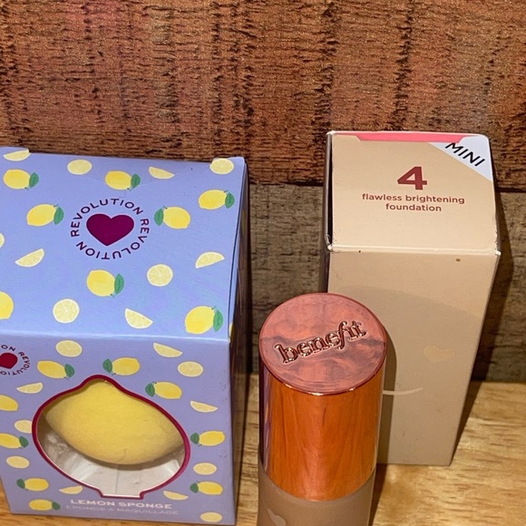 🍋Benefit Hello Happy Brightening Liquid Foundation & Revolution Lemon Blender - Picture 2 of 7